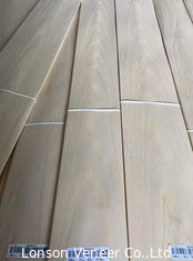 O comprimento branco do MDF Ash Wood Veneer Flat Cut 120cm aplica-se ao revestimento