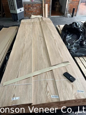 Fabricação de revestimento de madeira de carvalho vermelho OEM, painel AA Grade Espessura 0,5 mm produtos de qualidade