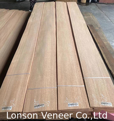 Quarter Cut Red Oak Veneer Espessura 0,45 mm Painel de Veneer de Madeira Grau AAA