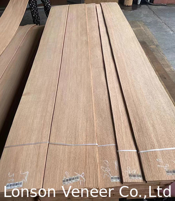 Quarter Cut Red Oak Veneer Espessura 0,45 mm Painel de Veneer de Madeira Grau AAA