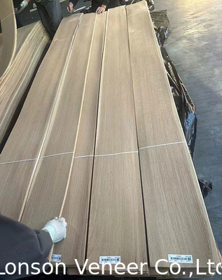 Carvalho Europeu AA Grau de madeira natural Espessura de folheado 0,5 mm ≥ 245 cm Comprimento