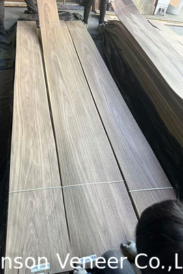 Coronado Veneer de Nozes Americanas Grade AA Natural Espessura 0,42 mm Cor ligeiramente